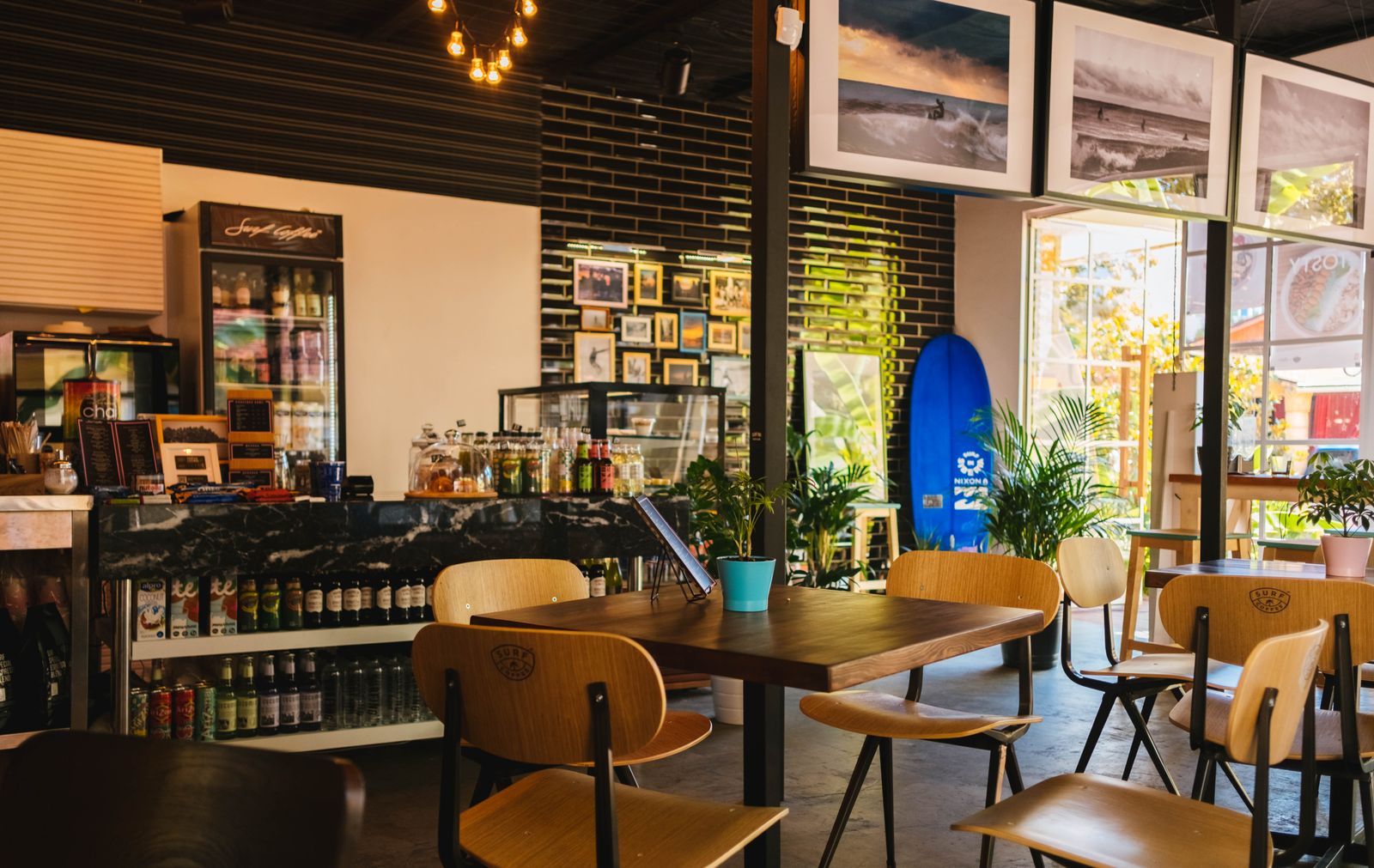 Sıcak ve otantik atmosfere sahip kafe içi